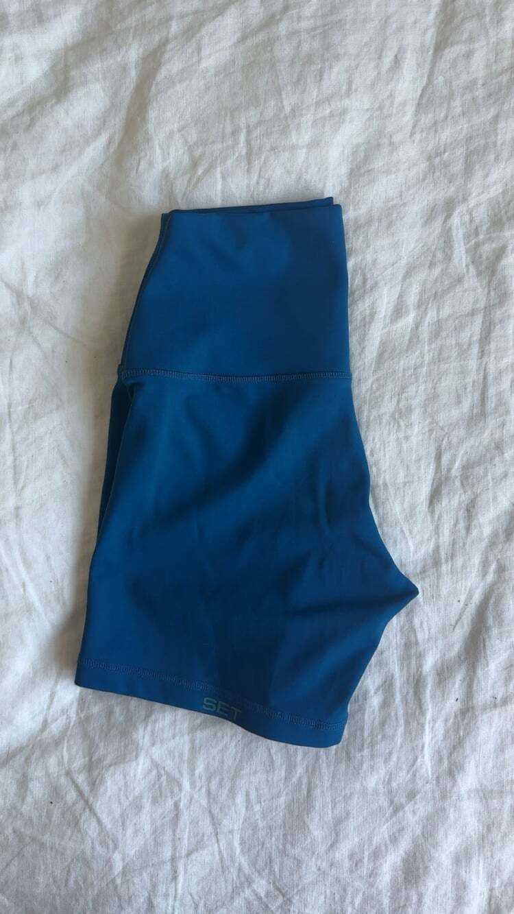 SET Active Luxform Biker Shorts – Size Small 💙
